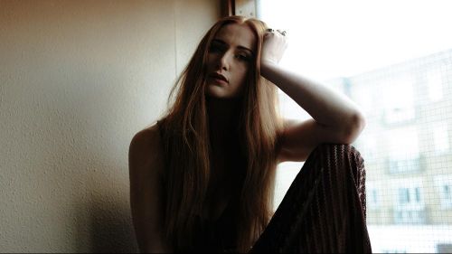 FOLLY RAE DOESN’T MIND BEING “HARD TO LOVE” (NEW MUSIC)